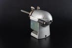 Vintage Metal Hand-Crank Pencil Sharpener – Retro Office, Antiek en Kunst