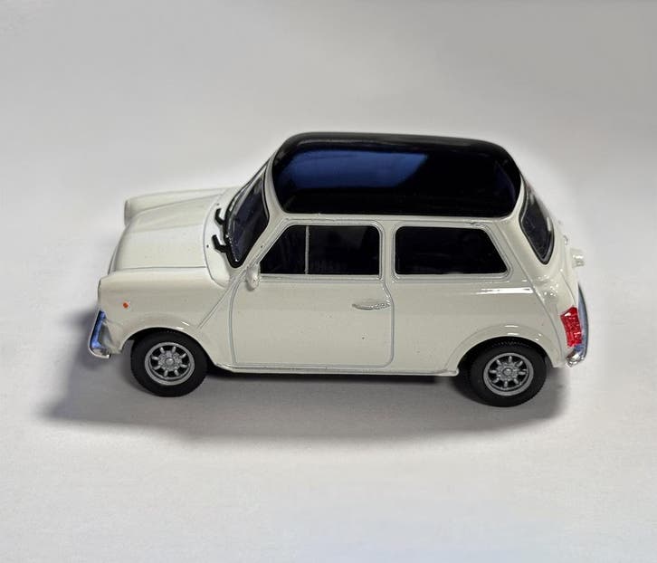 Schaalmodel Mini Cooper 1300 (schaal 1:36, ca. 8.5x4x3 cm,, Doe-het-zelf en Bouw, Gereedschap | Overige machines, Nieuw, Verzenden