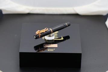 Montblanc - The Year of the Golden Dragon XX/88 Diamond -, Verzamelen, Pennenverzamelingen, Nieuw