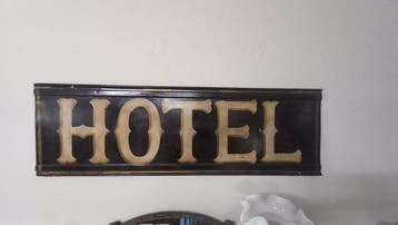 hotelnaambord - Reclamebord - Smeedijzer