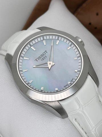 Tissot - Couturier Mother of Pearl - T035.246.16.111.00 -, Nieuw