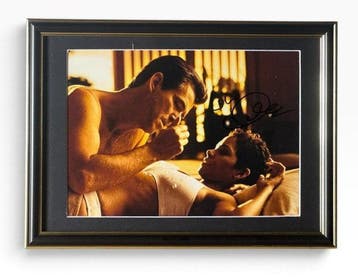 James Bond 007: Die Another Day - Halle Berry Singed Photo -, Verzamelen, Nieuw