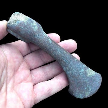 Bronstijd Brons bijlkop - Very rare axe head - 13.7 cm, Antiek en Kunst