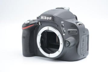 Nikon D5100 [4,222 Shots] + AF-S Nikkor DX 3.5-4.5/18-70mm G, Audio, Tv en Foto, Nieuw