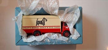 Corgi 1:43 - Modelauto (2) - Bedford S - Spratts / Lyons -, Nieuw