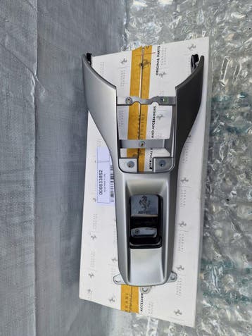 tunnel Ferrari 12 Cilindri 000833852 voor 812 Superfast, Verzenden, Gebruikt