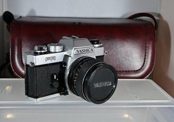 Yashica FR + DSB 50mm F1.9 + 135mm F2.8 Analoge camera