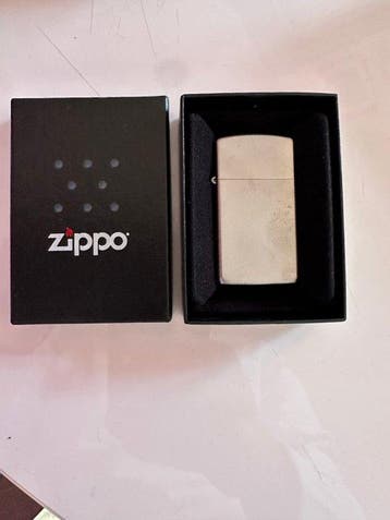Zippo - Aansteker - IJzer (gegoten/gesmeed), Nieuw
