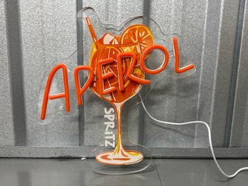 Sans réserve - Boîte lumineuse néon avec logo Aperol Spritz
