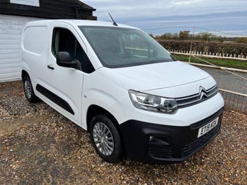 Berlingo te huur op Vrooem.com, Services & Professionnels, Location | Auto & Moto