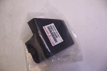 beschermplaat rechterdrempel Toyota RAV4 V 76901-42050, Auto-onderdelen, Verzenden, Gebruikt