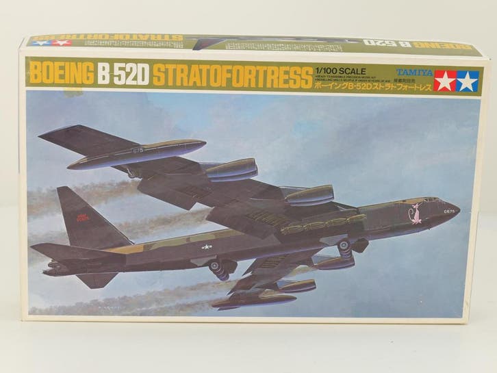 Schaal 1:100 Tamiya 60025 Boeing B-52D Stratofortress Reg..., Hobby en Vrije tijd, Modelbouw | Vliegtuigen en Helikopters, Nieuw
