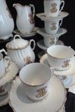 Limoges - Koffie- en theeservies (32) - Biscuit porselein