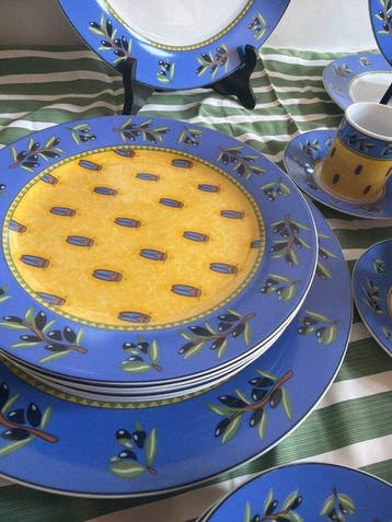 Michèle d’Hauteville - Tafelservies (25) - “La Farandole des