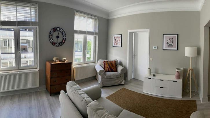 Appartement en Avenue de Stalingrad, Brussels, Immo, Appartements & Studios à louer, 20 à 35 m², Bruxelles