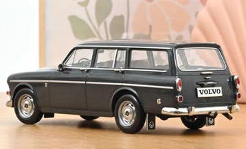 Norev 1:18 - Voiture miniature - Volvo Amazon Break – 1966 –