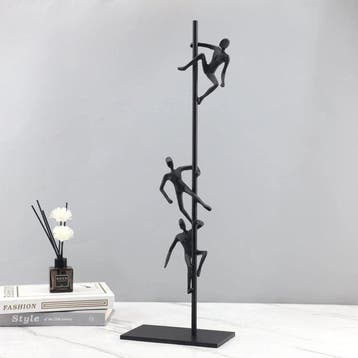 Beeld, Black Metal Sculpture - Three-Person Climbing Theme -