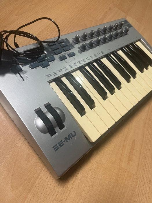 E-MU - Xboard 25 USB/midi keyboard, Musique & Instruments, Instruments à vent | Flûtes à bec
