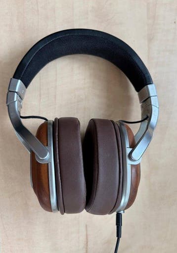 Denon - AH-MM400 Closed-Back Dynamic Over-Ear Reference, Nieuw