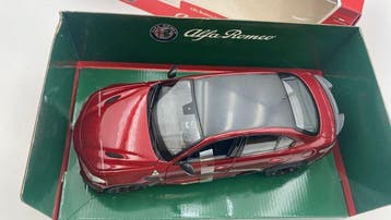 Bburago 1:18 - Modelauto - Alfa Romeo Giulia GTA 2020 -