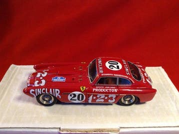 Tameo Kits - made in Italy 1:43 - Model raceauto - Ferrari, Nieuw