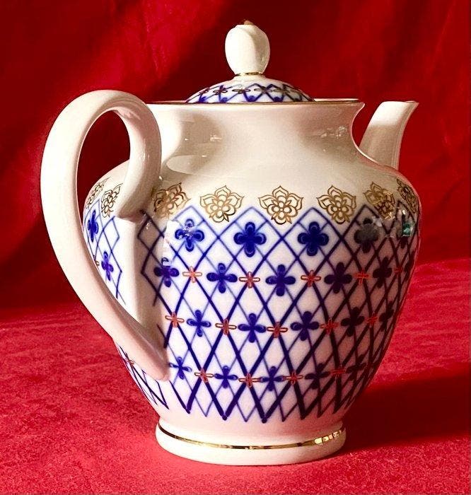 Lomonosov - Manufacture impériale de porcelaine de, Antiquités & Art, Antiquités | Meubles | Tables