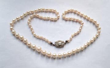 Collier de perles Or blanc 14 kt - perles Akoya -