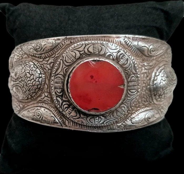 Prachtige zilveren armband uit Afghanistan, midden 20e eeuw., Antiek en Kunst, Kunst | Niet-Westerse kunst