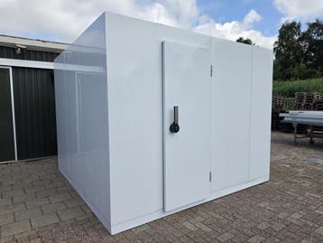 Vriescel 300 x 300 x 240 cm stekker klaar Licht beschadigd