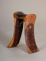 Turkana hoofsteun – Kenia – hout en leer – Ex Alan