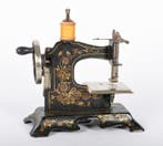 Müller 2 Naaimachine - Antieke miniatuur naaimachine in