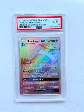 Pokémon - 1 Graded card - Honchkrow #223 Full art, Secret, Hobby en Vrije tijd, Nieuw