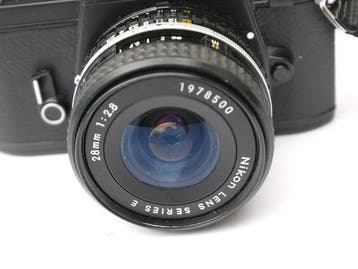Nikon EM mit Nikon Series E 28mm 1:2.8 Analoge camera, TV, Hi-fi & Vidéo
