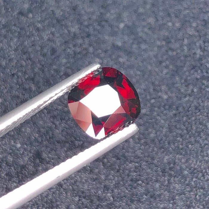 Zonder minimumprijs - 1 pcs Rood Spinel - 2.62 ct -, Handtassen en Accessoires, Edelstenen