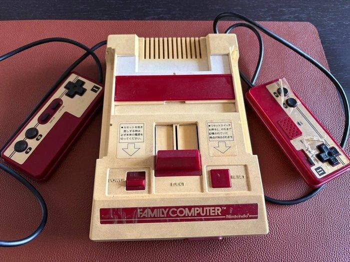 Nintendo - Family Computer (Famicom) HVC-001 - Nintendo, Games en Spelcomputers, Spelcomputers | Overige Accessoires