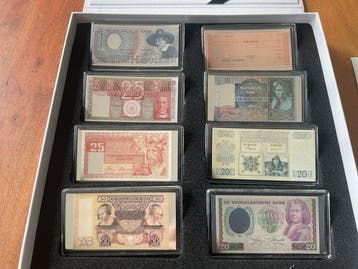 Nederland. 8 x zilveren miniatuur bankbiljetten.