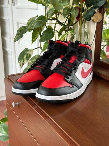 Nike - Air Jordan 1 Mid, NO RESERVE PRICE - Sneakers - Maat: