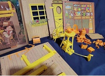 Mattel - Maison de poupées The Sunshine Family Craft Store -