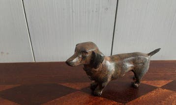P. Chenet - Figuur - Teckel - Brons