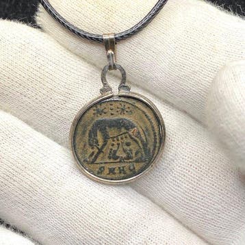 Oud-Romeins Brons Oud-Romeins bronzen gereduceerde follis —