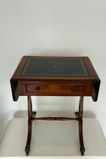 klauwpoten wieltjes - Bijzettafel - Mahonie, Kalfsleer -