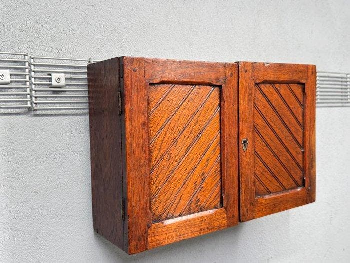 Kast - Hout - Houten wandkast, Antiek en Kunst, Kunst | Designobjecten