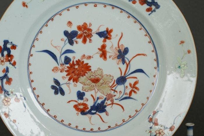 Yongzheng (1722-1735) - Bord - Blossoming Chrysanthemum and, Antiquités & Art, Antiquités | Autres Antiquités