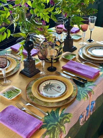 Nappe au design jungle indienne, animaux et botanique pour