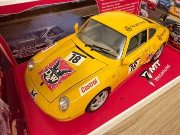 Bburago 1:18 - Modelauto - Porsche 911 Carrera (1993) GT Cup, Nieuw