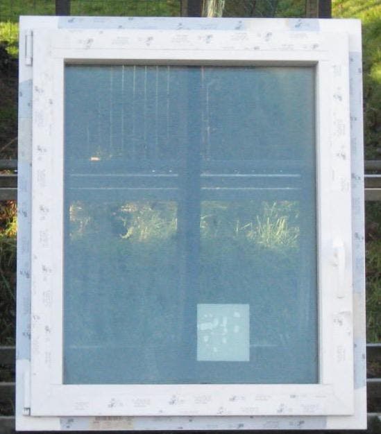 pvc raam , chassis , venster 85 x 103 wit / antraciet 7016, Doe-het-zelf en Bouw, Raamkozijnen en Schuifdeuren, Inclusief glas
