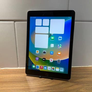 Apple iPad (5th generation) 128GB Wifi - Mobiele telefoon, Nieuw