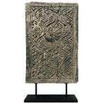 Erodeerde deel van het wandpaneel van een Balinees tempel -