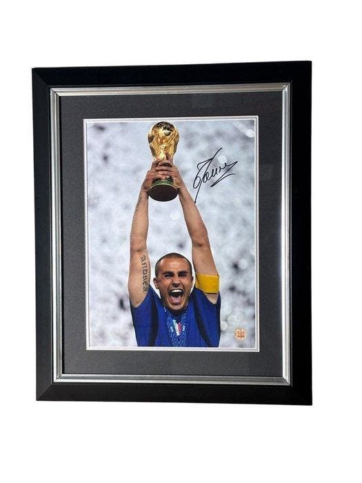 Italy - Wereldkampioenschap Voetbal - Fabio Cannavaro Signed, Verzamelen, Overige Verzamelen