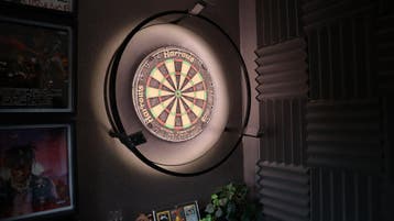 ABCDarts Autodarts - Winmau Plasma Dartscore Systeem, Ophalen of Verzenden, Dartbord met pijlen